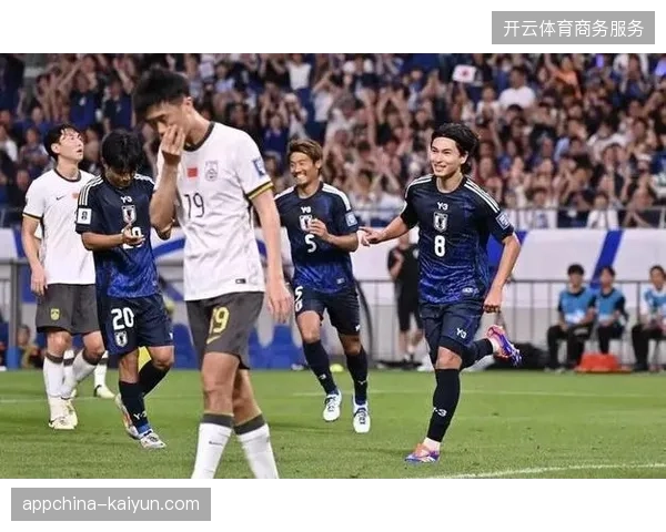 三笘薰与南野拓实的边路创造力同时缺失，日本队需重新设计其在前场的进攻渗透模式